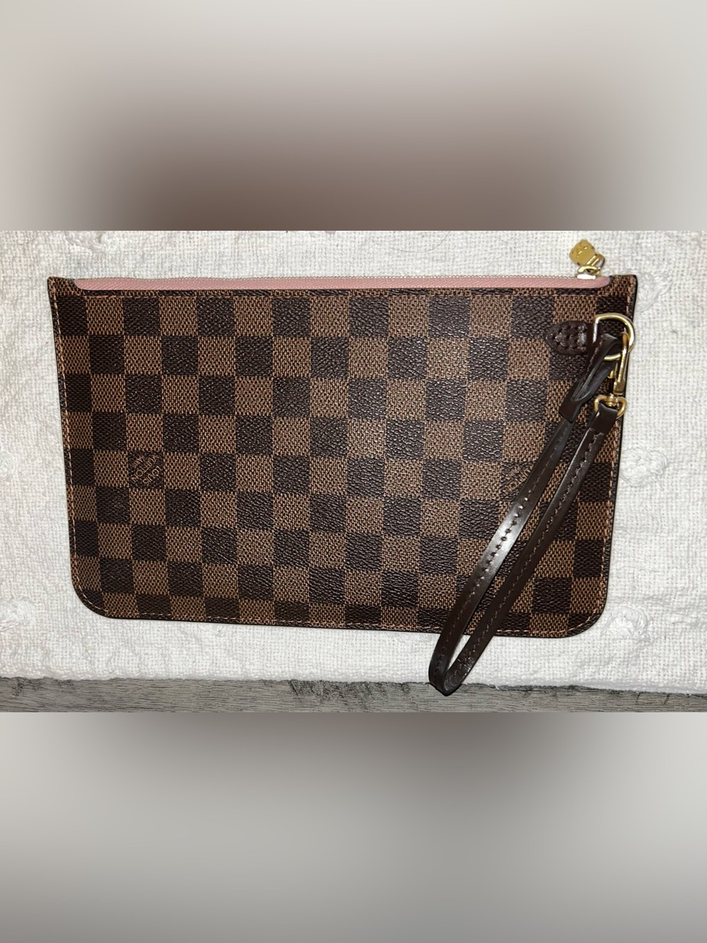 Authentic ✨ Louis Vuitton Neverfull Damier Ebene Pouch